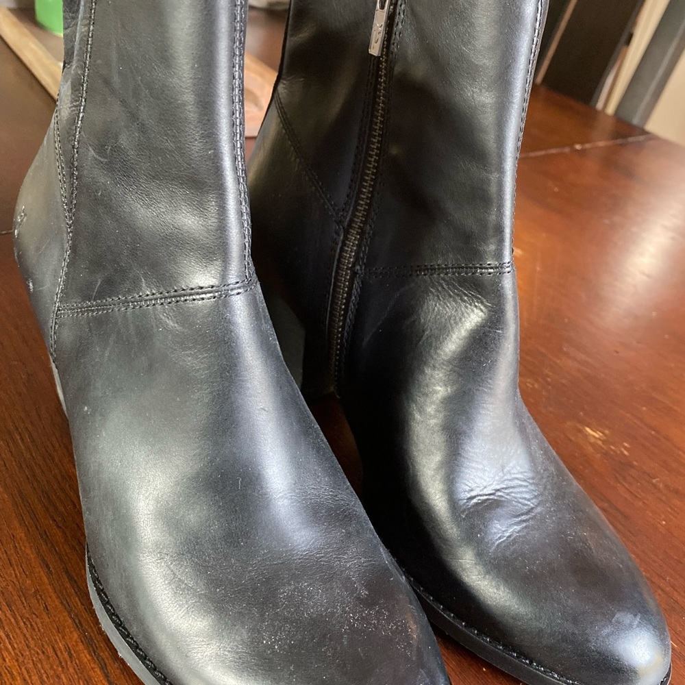 Frye soft leather boot .., block heel.